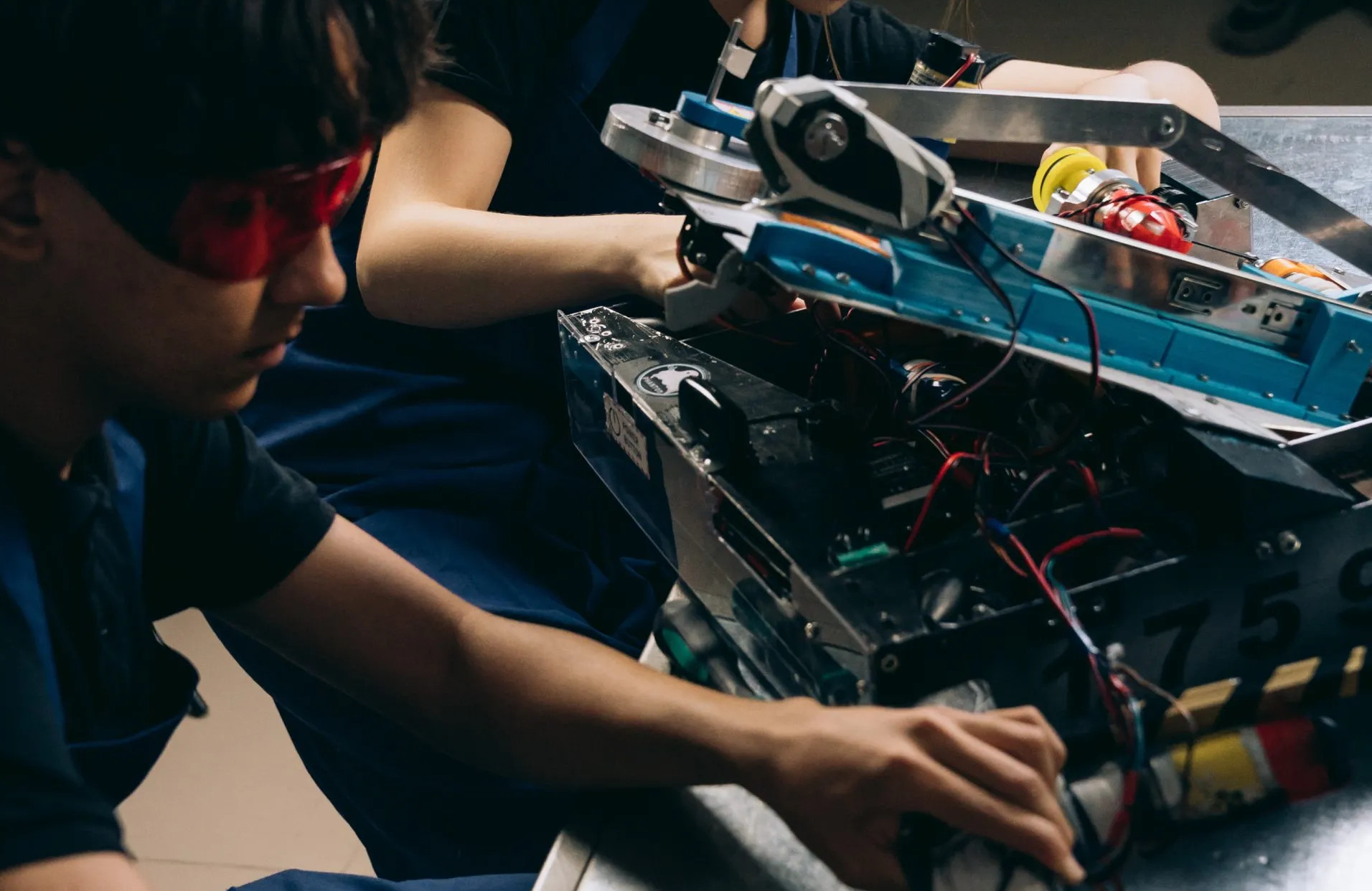 Students doing an engineering project
